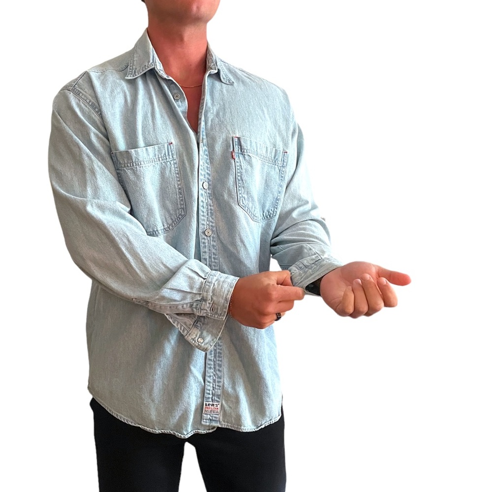 Light Denim Levi’s Button Down - image 1